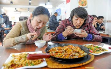 小班吃饭常规教案6篇