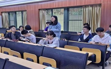 初中副班主任申请书7篇