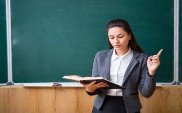 教师个人月份工作总结8篇