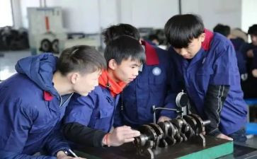 技校入团申请书8篇