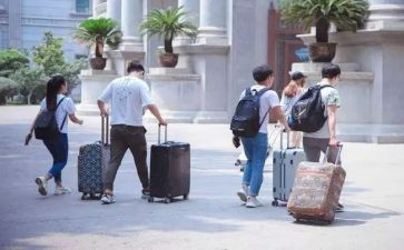 家远离校申请书模板5篇