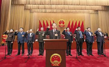 小小人大班教案6篇
