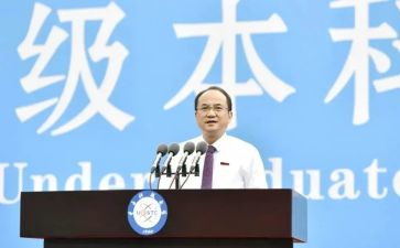 校长个人主要事迹6篇