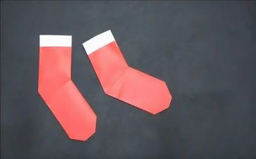 脱袜子穿袜子小班教案5篇